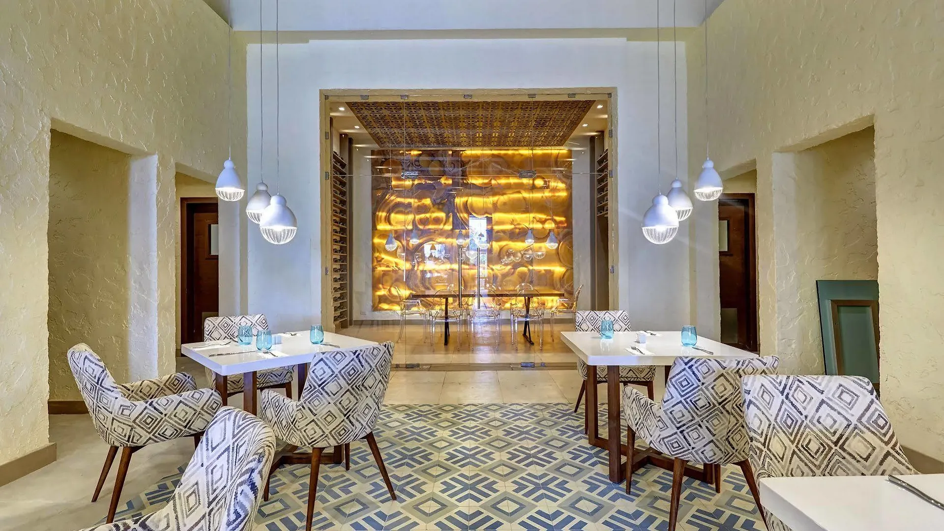 Royalton Negril, An Autograph Collection All-Inclusive Resort  Негрил