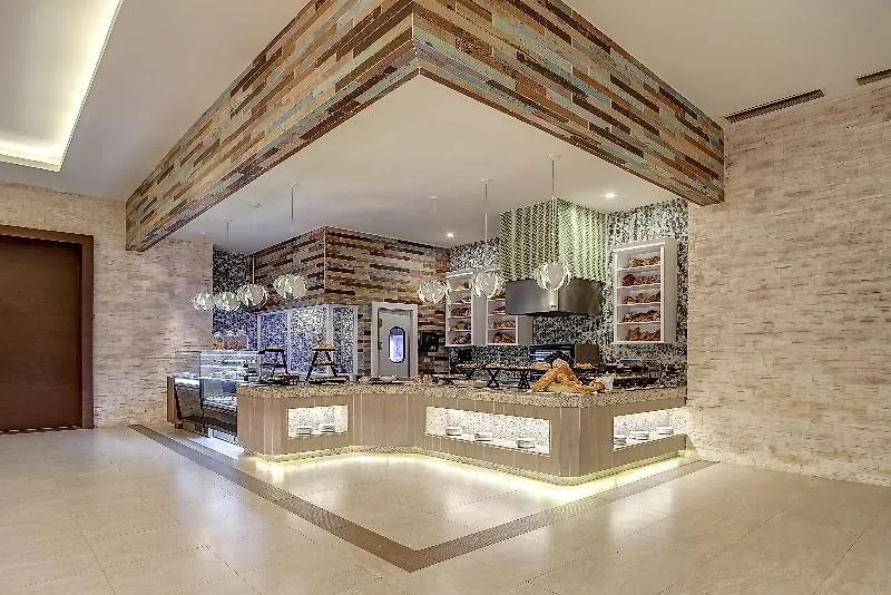 Royalton Negril, An Autograph Collection All-Inclusive Resort 5*, Негрил